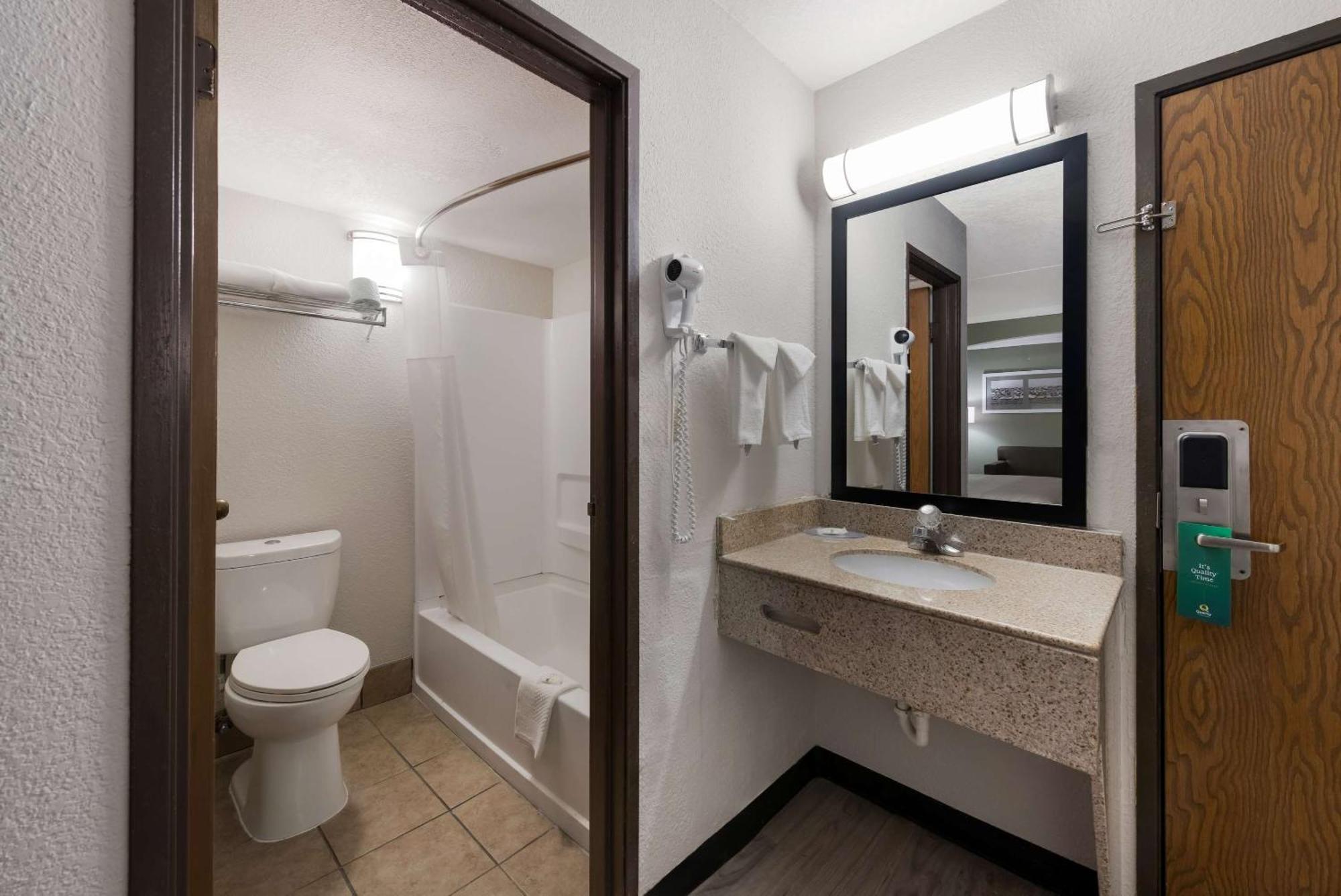 Quality Inn Merriam Kansas City Exterior foto